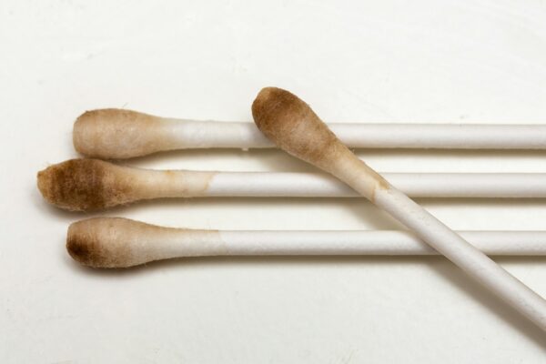 Cerumen on the cotton swabs